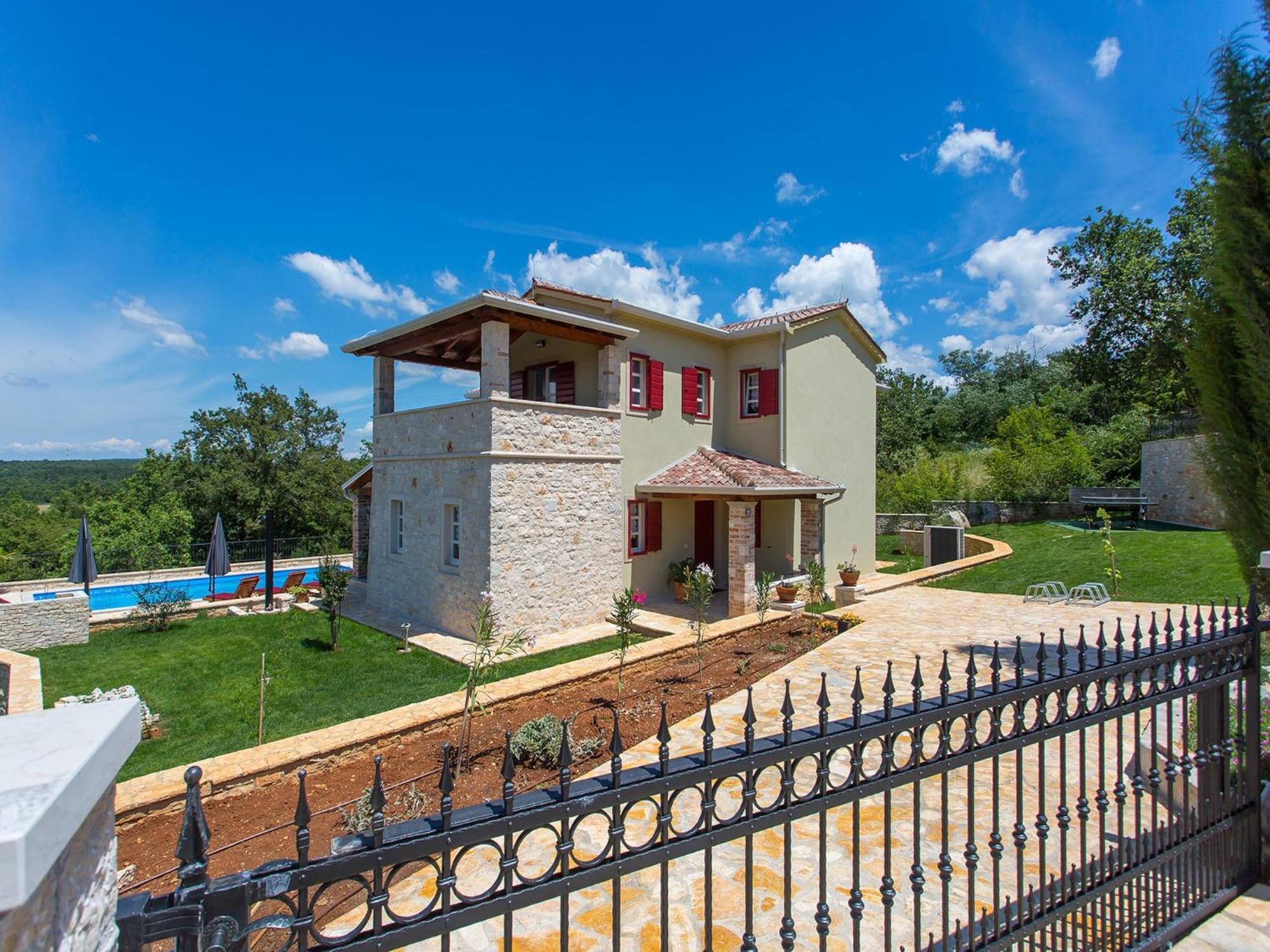 In Istria With Pool And Sauna *